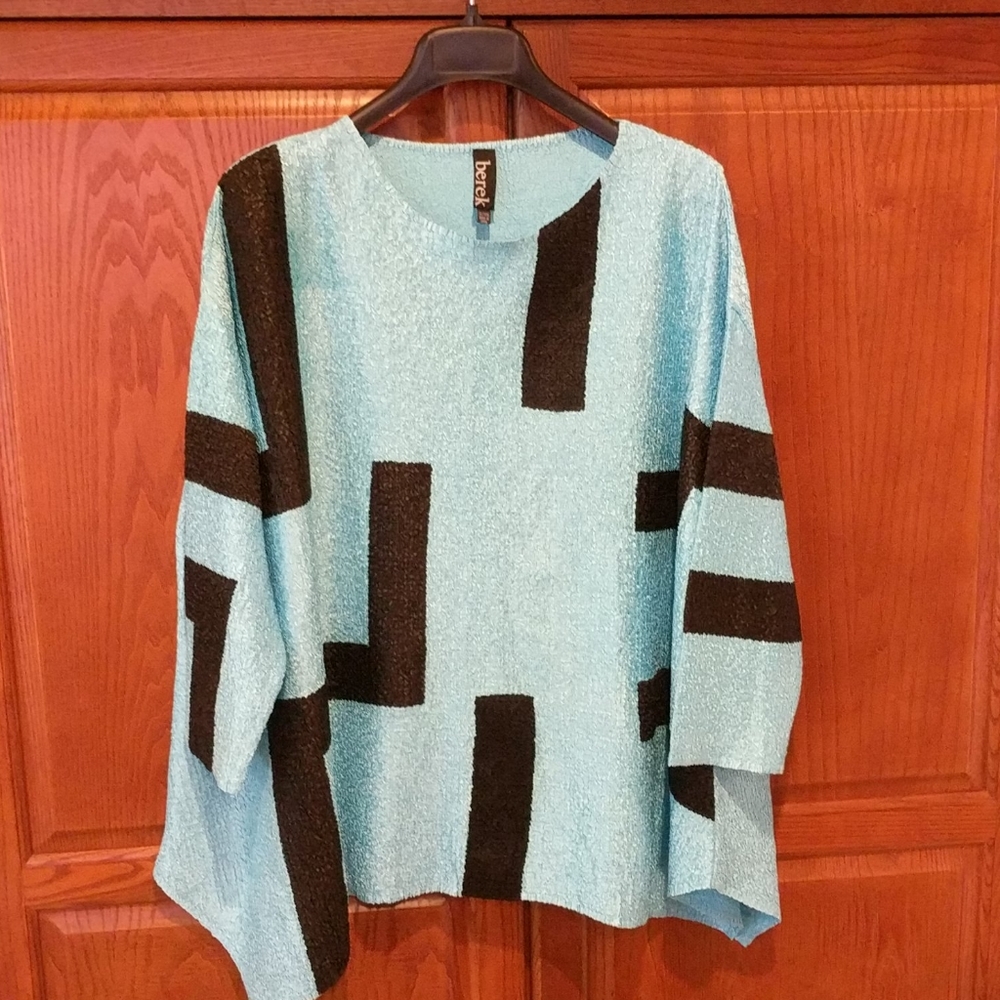 Berek Teal and Black blouse